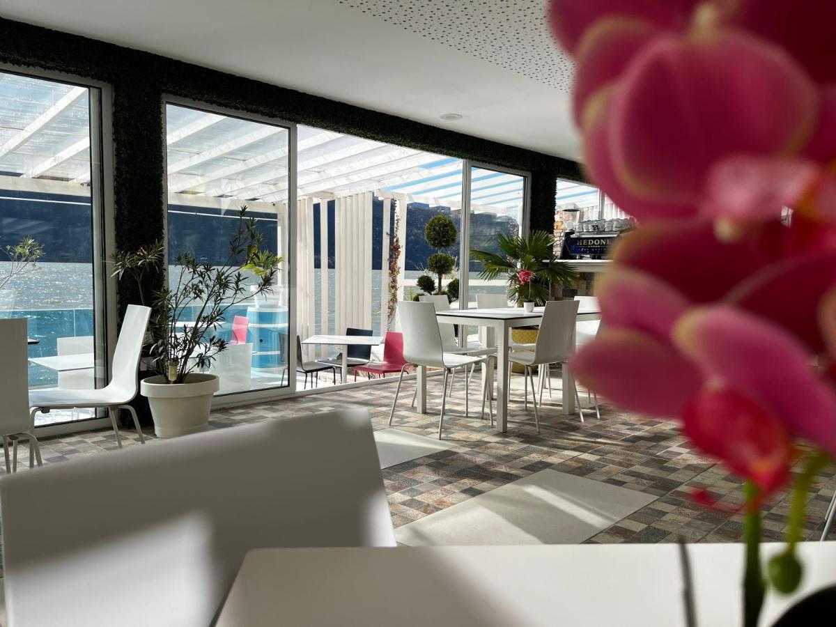 Ieşelniţa Riviera 990 - Resort & Restaurant מראה חיצוני תמונה