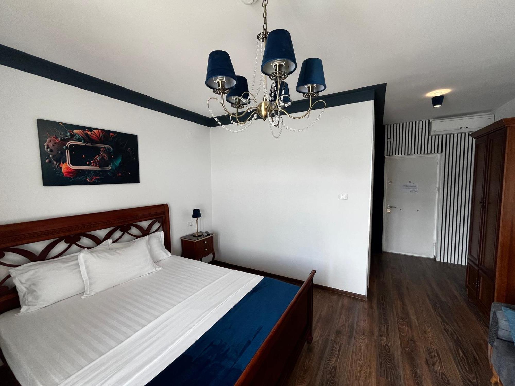 Ieşelniţa Riviera 990 - Resort & Restaurant מראה חיצוני תמונה