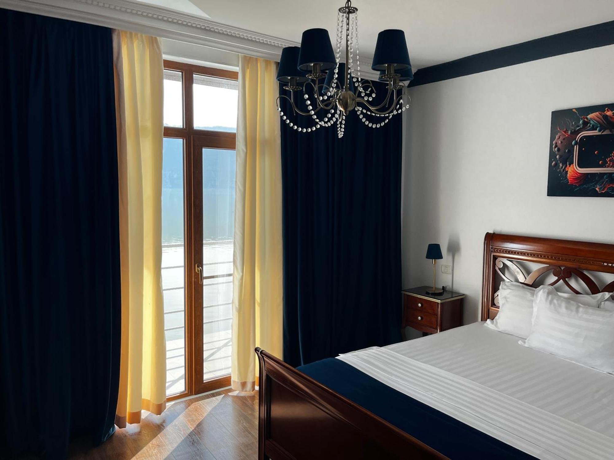 Ieşelniţa Riviera 990 - Resort & Restaurant מראה חיצוני תמונה
