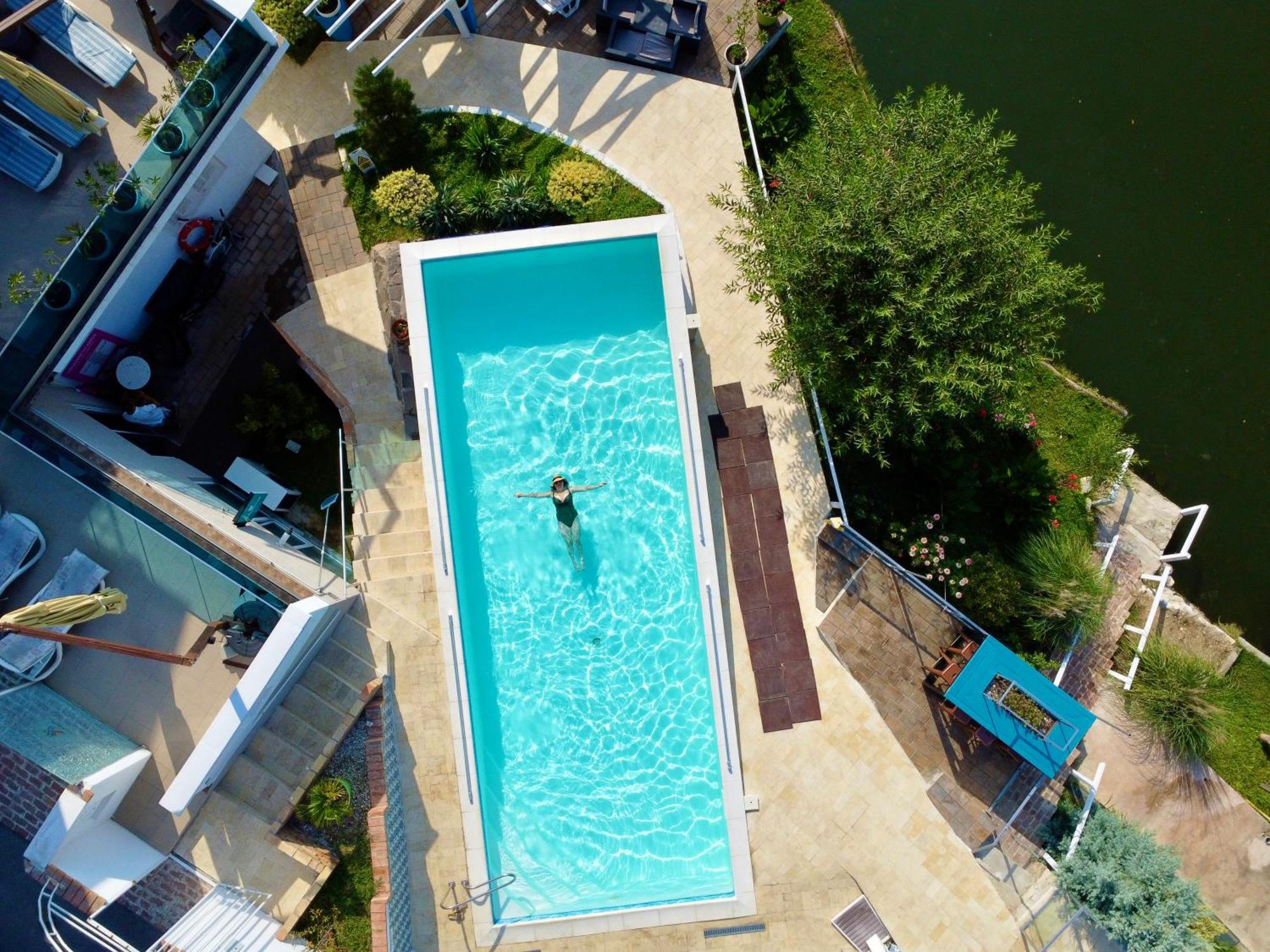 Ieşelniţa Riviera 990 - Resort & Restaurant מראה חיצוני תמונה